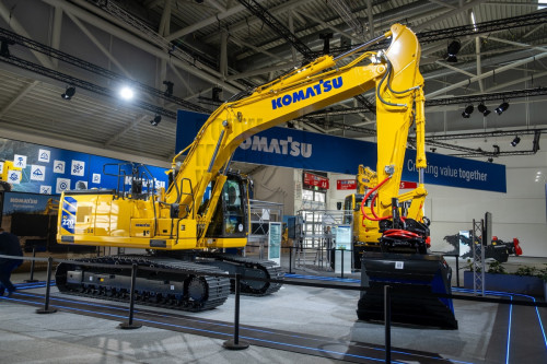 PC220LCi-12 met RC6